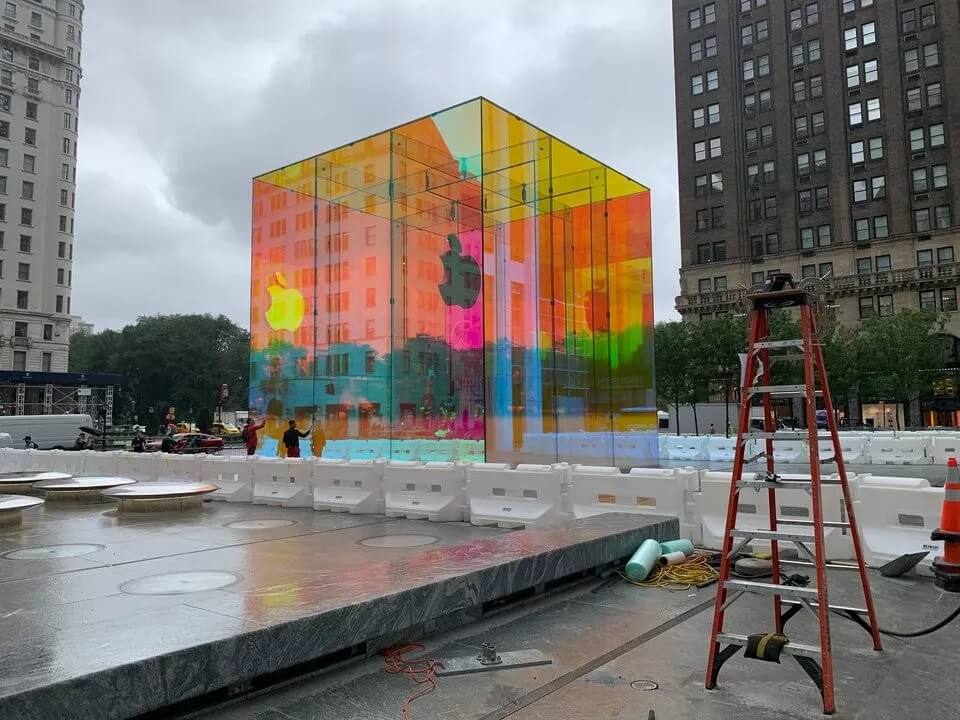 這一次，蘋果店讓大家「性高潮」了！網友：在紐約大道升起彩虹！